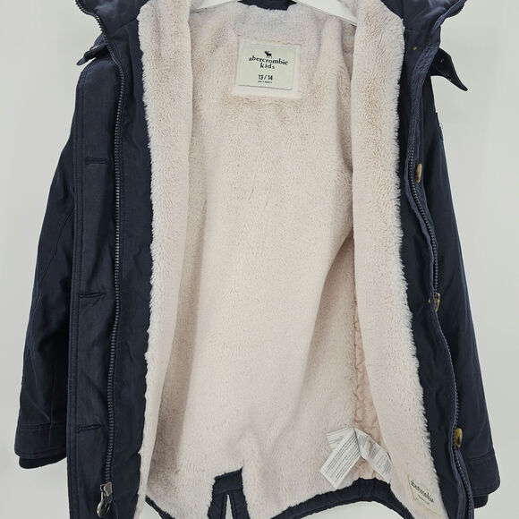 Abercrombie Kids size 13/14 Long Line Navy Blue Cream Faux Fur Coat 2 Pockets - Picture 3 of 9